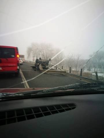 Un nou accident pe DN19. Mașină răsturnată, traficul a fost blocat (FOTO)