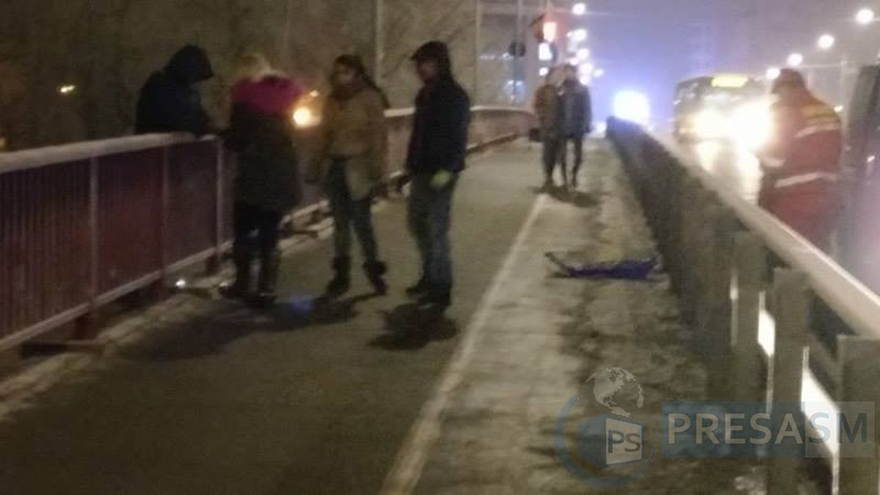”Sinucidere” cu repetiție pe Podul Golescu. Un bărbat își bate joc de autorități