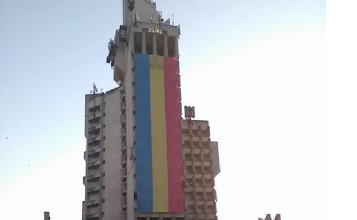 DECIZIE. Tricolorul a reapărut pe Palatul Administrativ Satu Mare (FOTO)