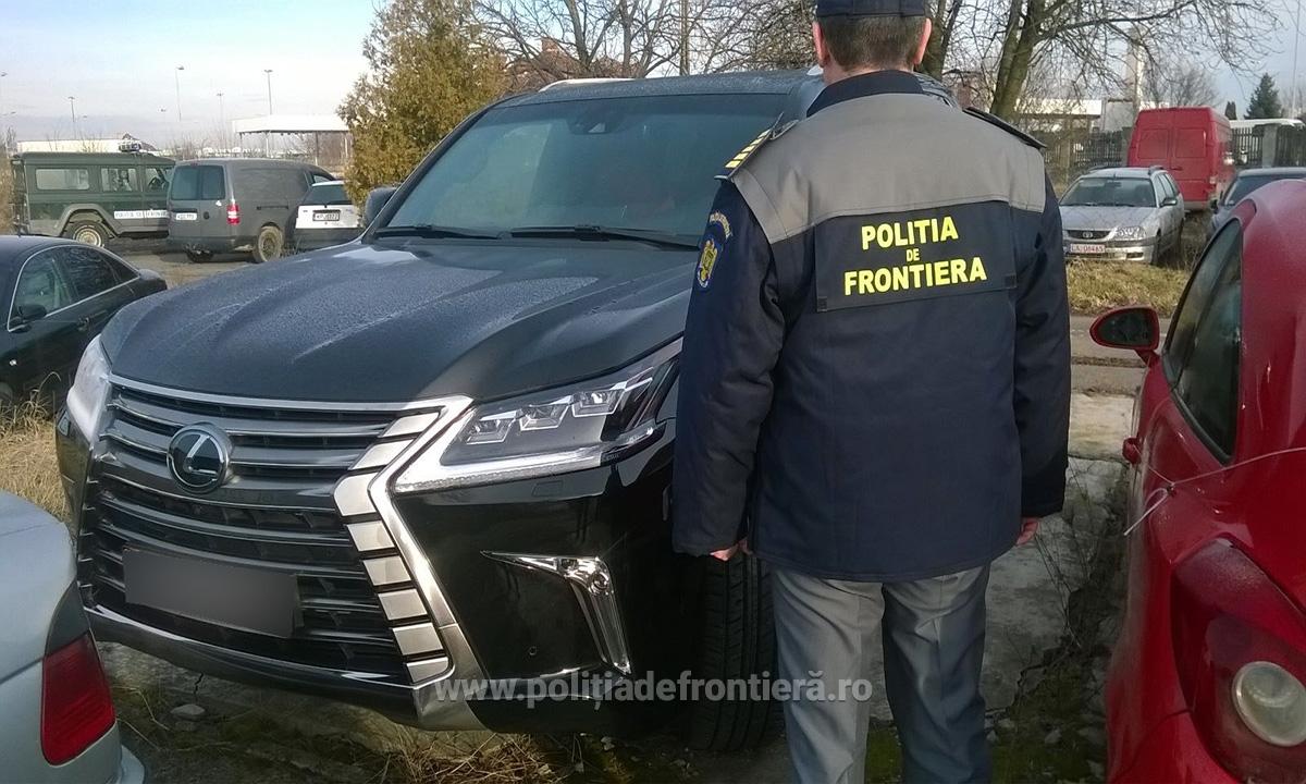 FOTO. Vama Petea, poartă pentru hoții de mașini de lux. Super mașină confiscată de polițiști