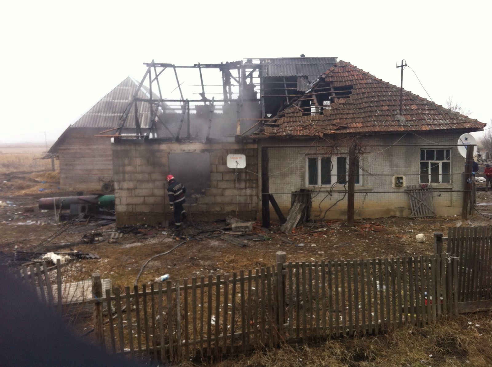 FOTO&VIDEO. Incendiu în județ. Un copil, de doar un an, a murit carbonizat