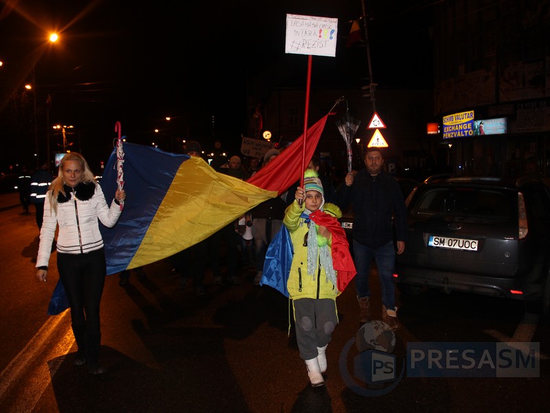 Protest pentru viitoarea generație. Sătmărenii, a cincea zi în stradă