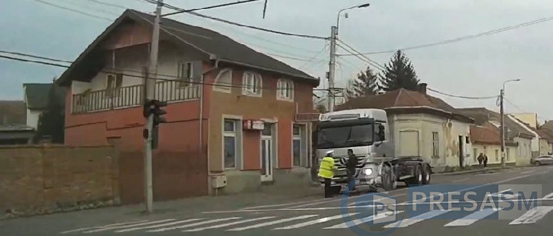 VIDEO. Polițist local umilit de un șofer în Satu Mare?! Polițistul neagă