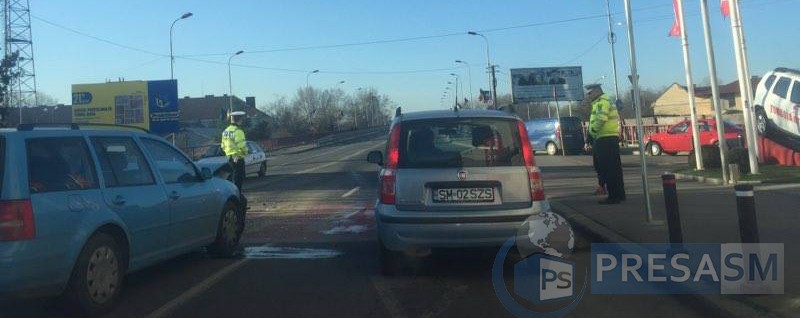 FOTOGALERIE. Un puștan, la volan, a lovit un pieton pe Podul Golescu