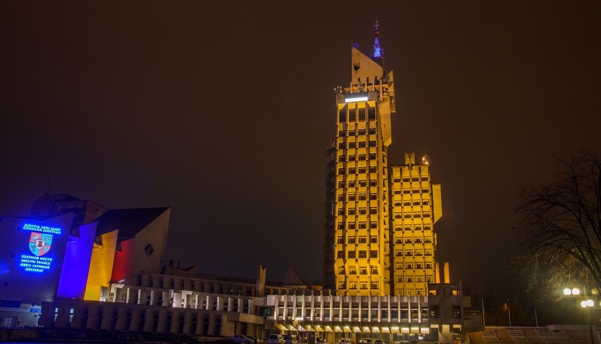 Palatul Administrativ, luminat în albastru. Omagiu copiilor cu dizabilități