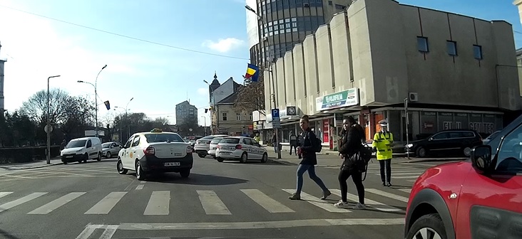 FOTO&VIDEO. Polițista care a făcut ”curățenie” în centrul Sătmarului