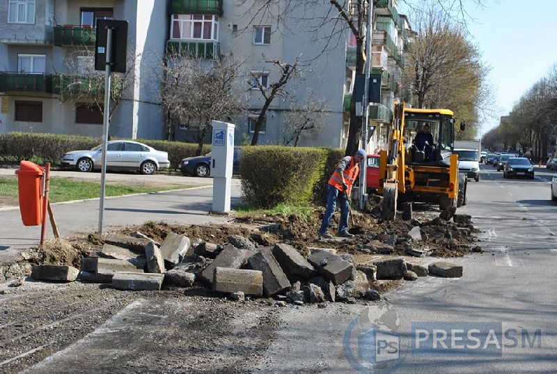 FOTOGALERIE. În sfârșit! Au început lucrările de reabilitare a drumurilor în Satu Mare