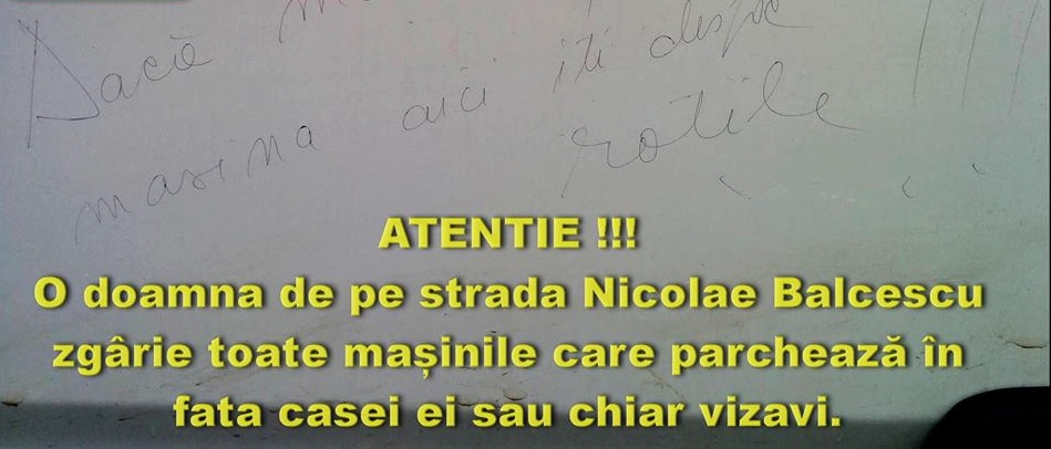 Răzbunarea unei sătmărence pe șoferi. Le scrie direct pe mașini (FOTO)