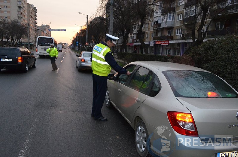 Naiv, cu acte-n regulă! Minor, de 17 ani, prins la volan pe Drumul Careiului