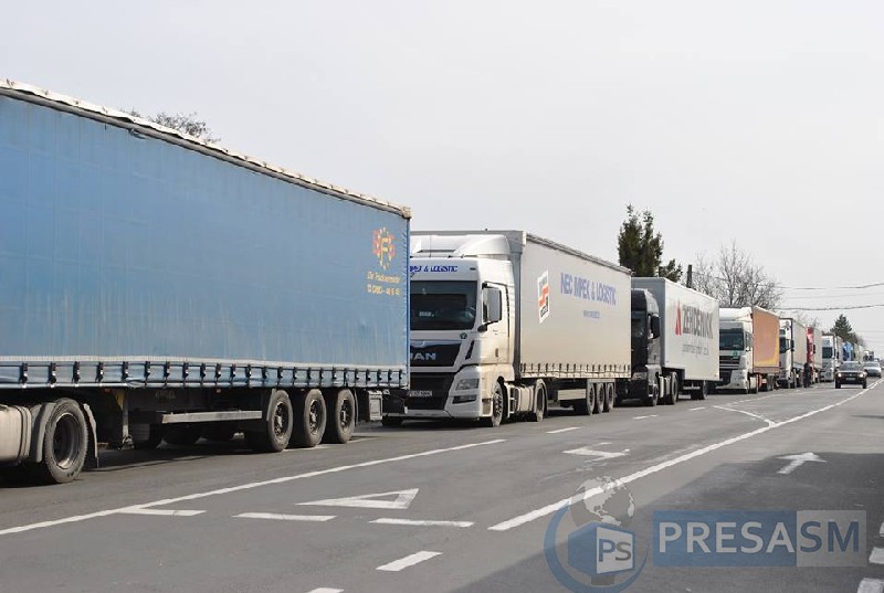 Șoferii de TIR contraatacă. Propunerea lui Cuc, ridiculizată: La controale, contează numele firmei