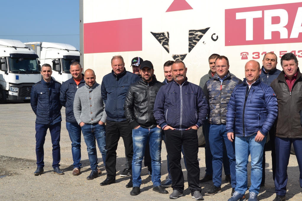 FOTO&VIDEO. Reprezentanții transportatorilor au răbufnit! Protest în Vama Petea