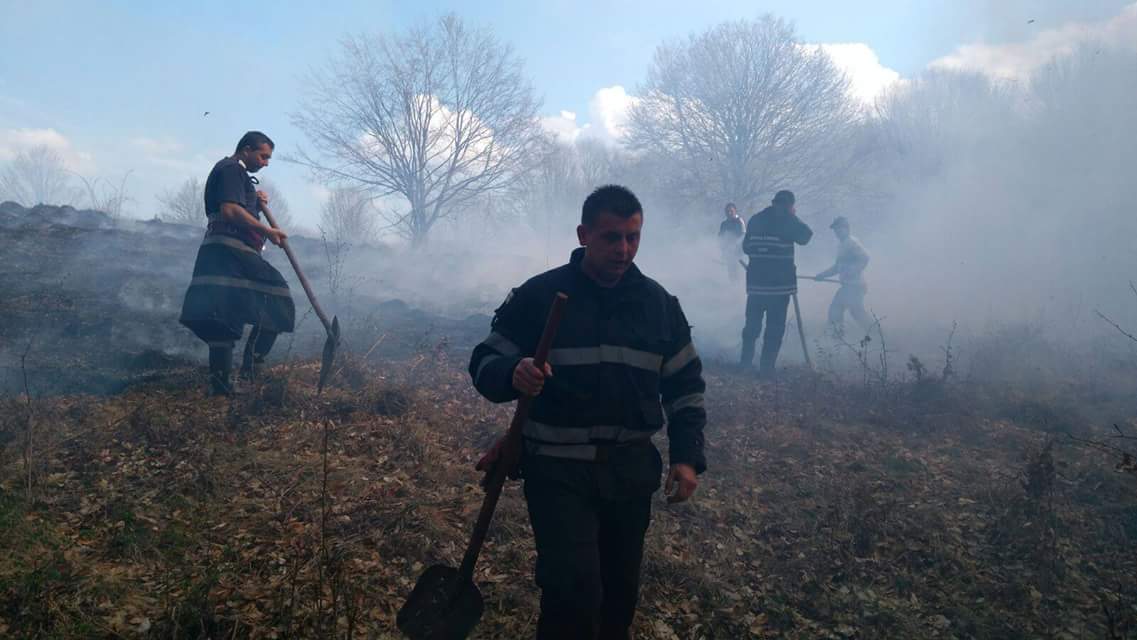 FOTO&VIDEO. Țara Oașului arde, la propriu! Sute de hectare, în flăcări