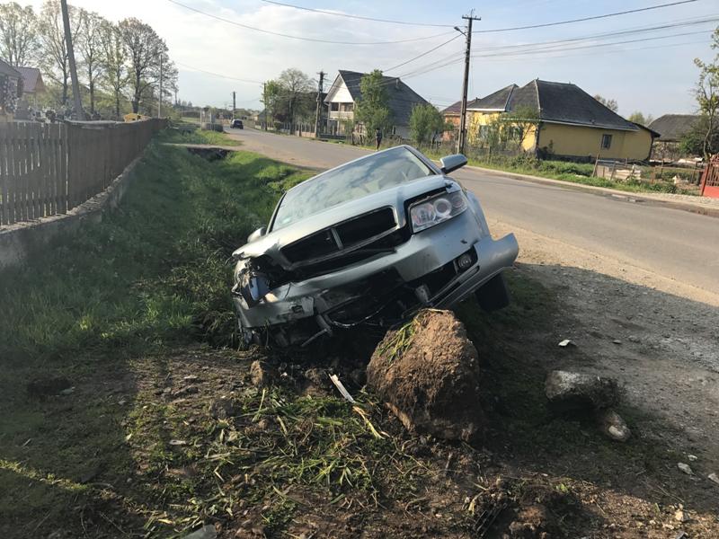 FOTO. Un sătmărean a ”parcat” mașina într-un cap de pod