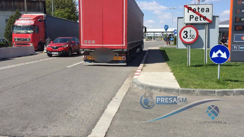VIDEOREPORTAJ. Scandal în Vama Petea între camionagii. Situația este fierbinte de tot