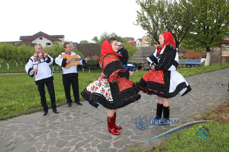 REPORTAJ. Tradiția e sfântă în Țara Oașului. Oșenii, moții și codrenii au sărbătorit împreună (FOTO&VIDEO)