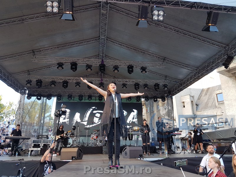 FOTO&VIDEO. Andra a demonstrat de ce este numărul UNU în România. Mega concert la Satu Mare