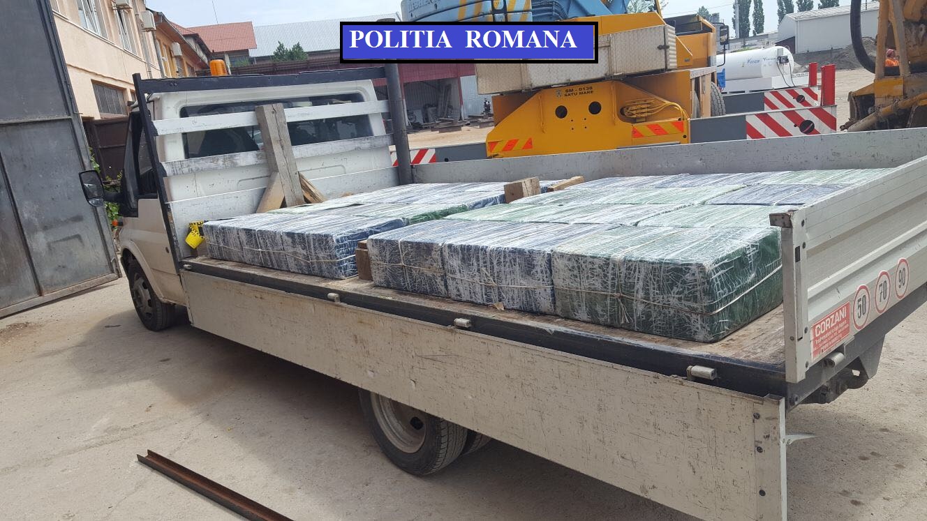 FOTO. Ce captură! Sute de mii de țigarete de contrabandă depistate în municipiul Satu Mare