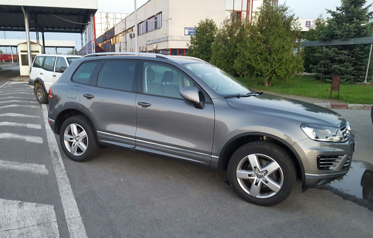 FOTOGALERIE. Super mașină, de 50.000 de euro, confiscată în Vama Petea