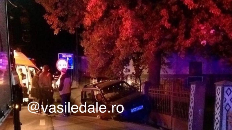 Accident foarte grav. Un sătmărean a intrat cu mașina într-un cap de pod