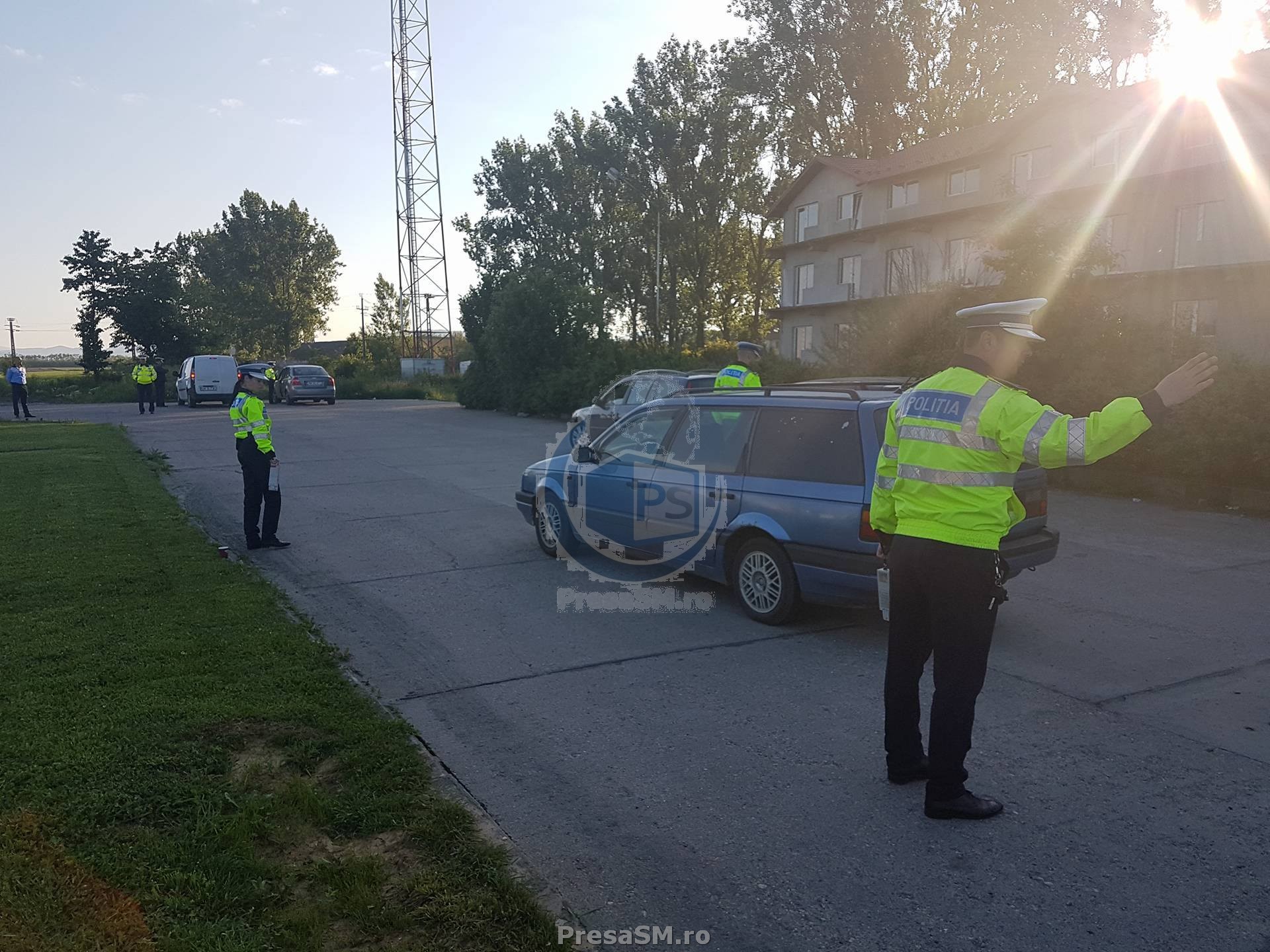 Alcoolemie uriașă. Nu a putut sta în picioare, dar a condus o mașină