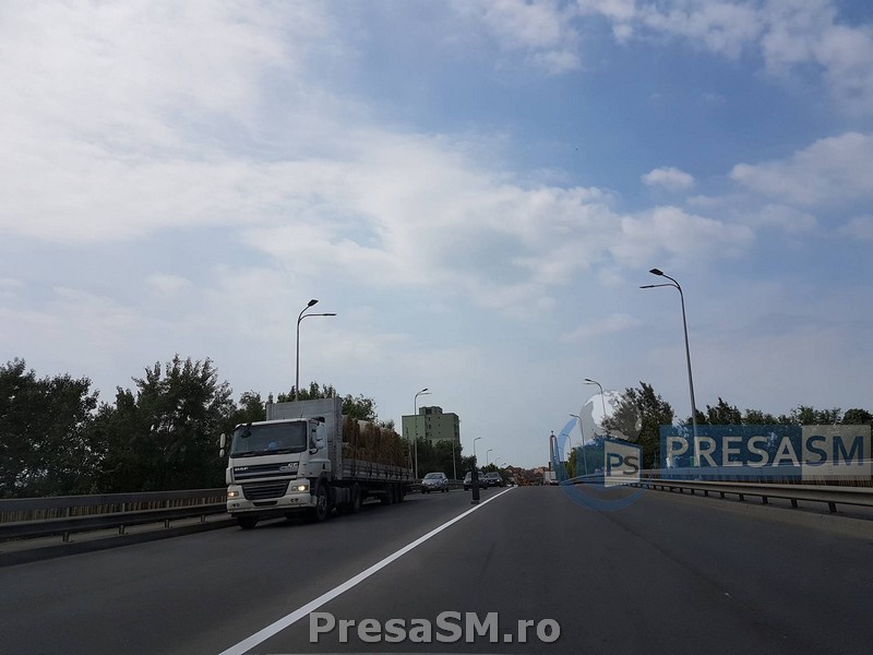 FOTOGALERIE. HALUCINANT! Înainte de reasfaltare, se face marcaj pe Podul Decebal