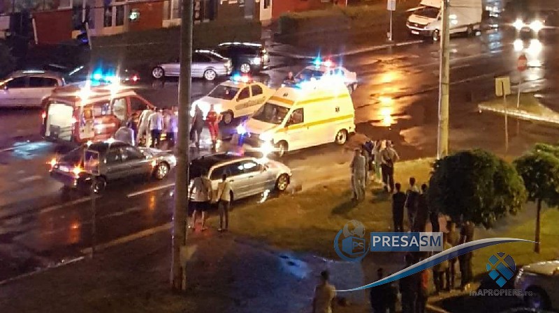 FOTO. Accident groaznic în Carei. Mamă și fiică rănite de un șofer inconștient