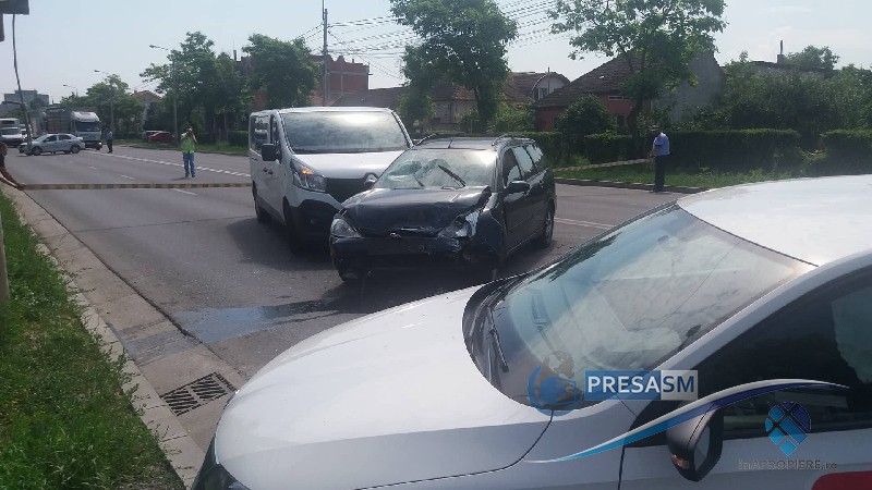 Accident rutier în lanț în municipiul Satu Mare. Vinovat: un șofer din Iași