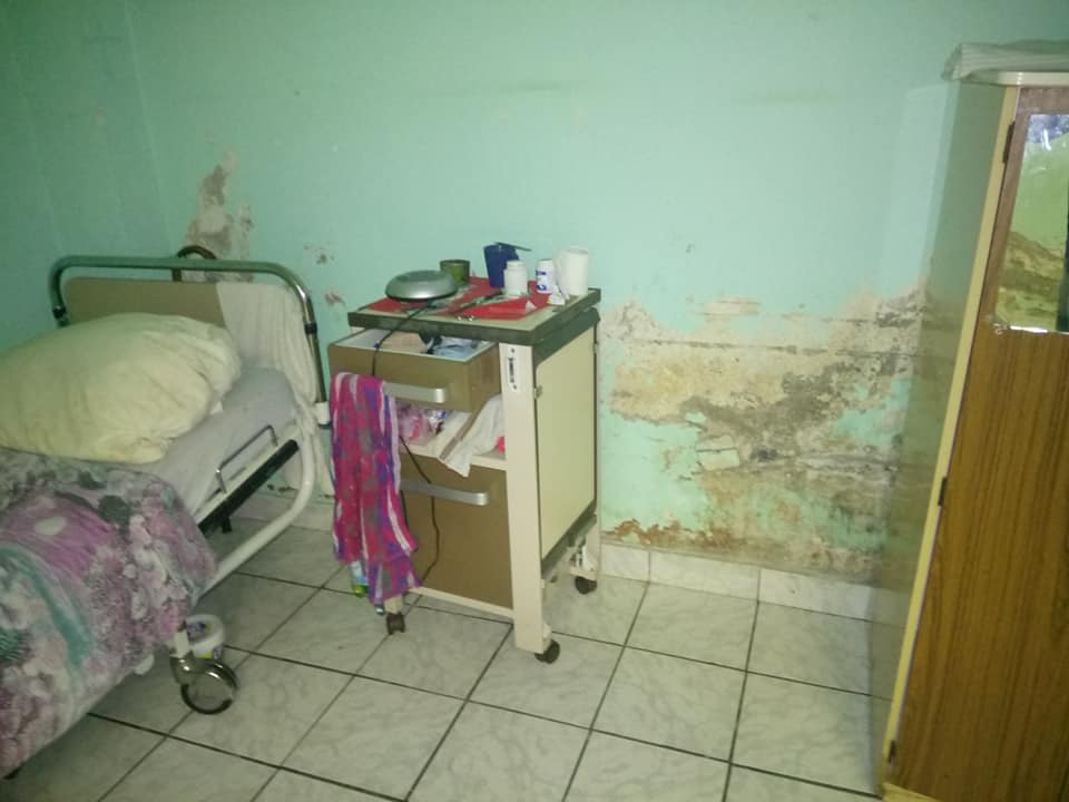 FOTOGALERIE. Bătrânii nimănui! Imagini HORROR la Căminul de bătrâni din Carei