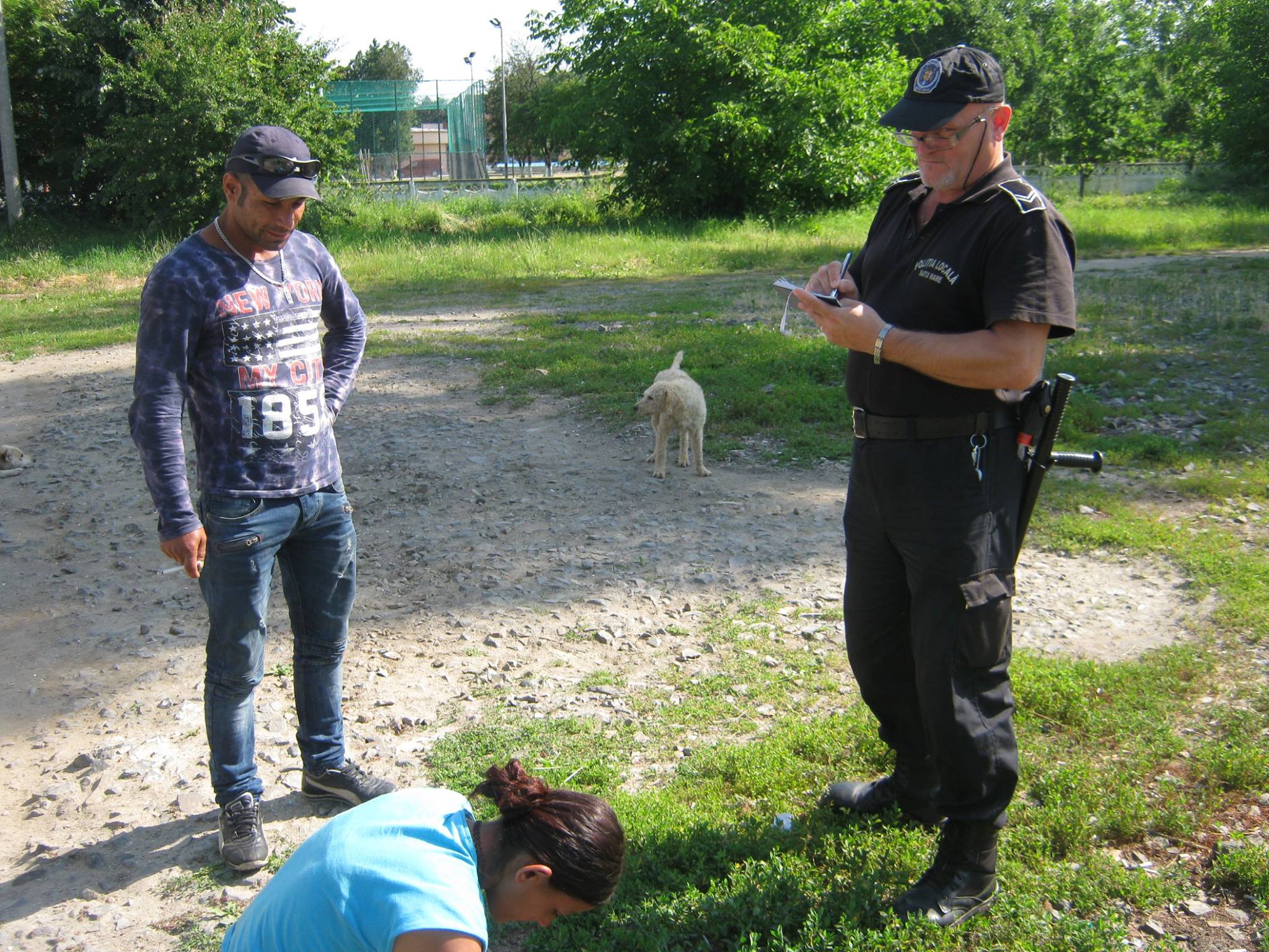 Zeci de cerșetori ridicați din centrul Sătmarului! Prostituție de la 14 ani, cerșetorie de la 10!