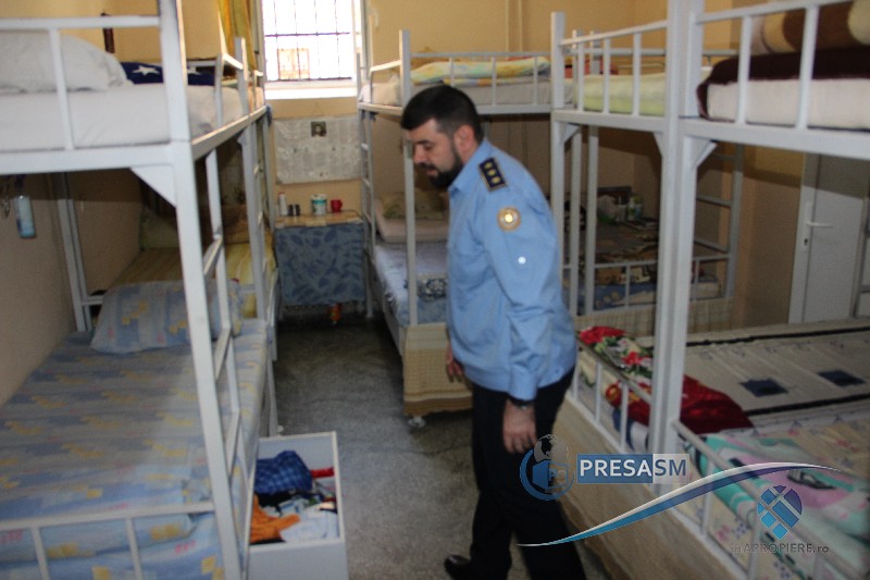 FOTOGALERIE. O treime din deținuții de la Satu Mare, eliberați pentru condiții improprii