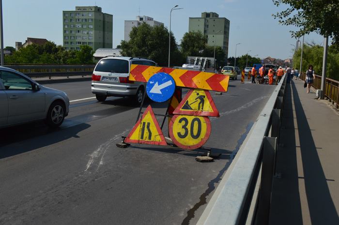 FOTO. Amatorism TOTAL. Firma care reabilitează Podul Decebal, amendată de Poliție