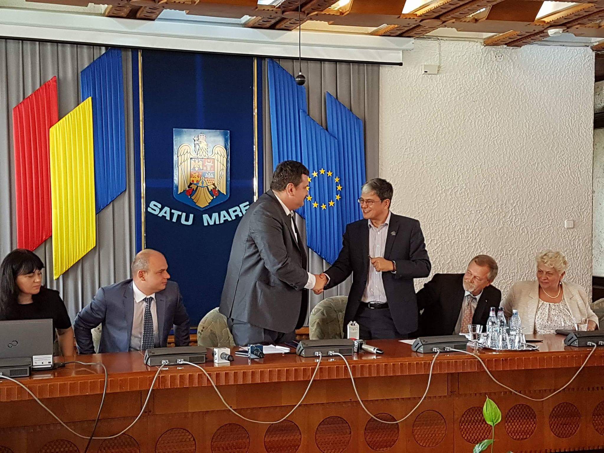 E oficial! S-a semnat contractul pentru reabilitarea a zeci de km de drumuri în județ