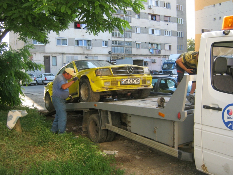 FOTO. Curățenie în cartiere! Mașinile abandonate, ridicate. Lista completă