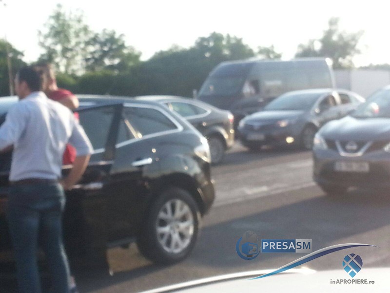 FOTOGALERIE. Scandal, nervi, înjurături și cozi interminabile în Vama Petea