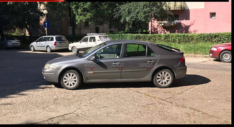 FOTO. Parcarea anului în Satu Mare! Și-a lăsat mașina în mijlocul intersecției