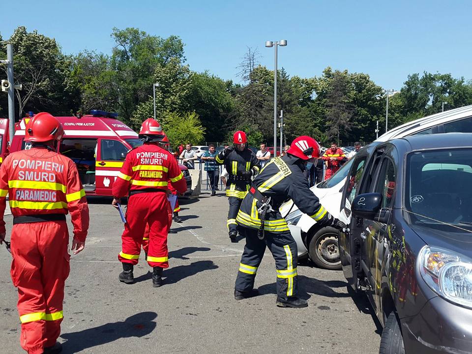 FOTO&VIDEO. Pompierii sătmăreni, printre cei mai buni din România la ”descarcerare”