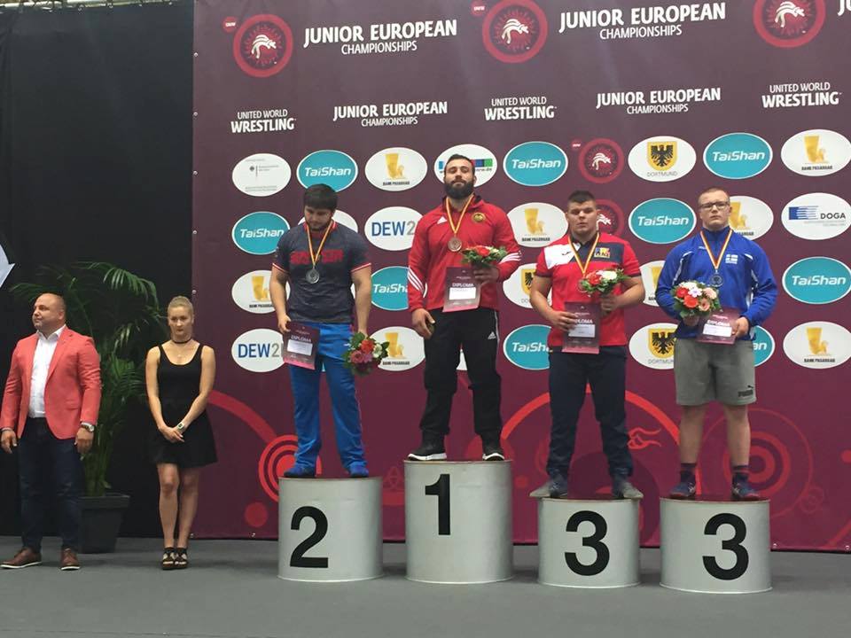 Medalie sătmăreană... pentru Steaua! Luptătorul Lenard Berei n-a avut loc ”acasă”