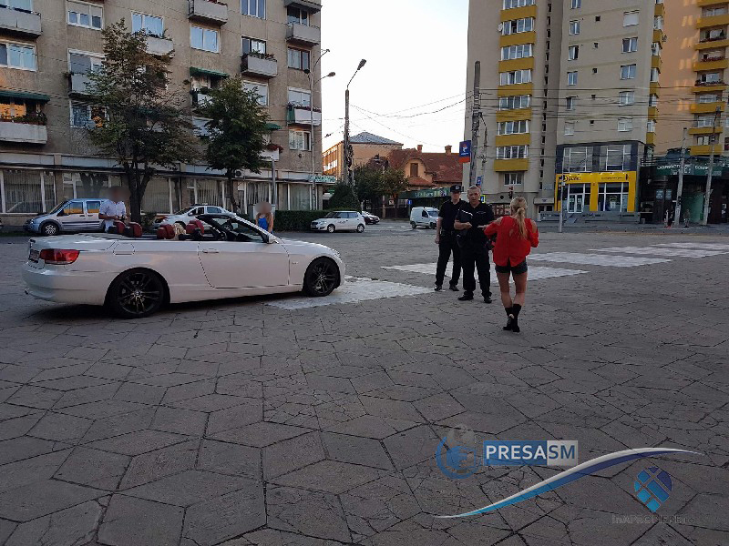 FOTOGALERIE. Unde au ”parcat” fetele bolidul în centrul Sătmarului. Poliția Locală a intervenit