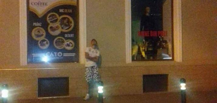 FOTO. Sătmarul minunilor. Un tânăr a dormit în picioare pe străzi, zeci de minute