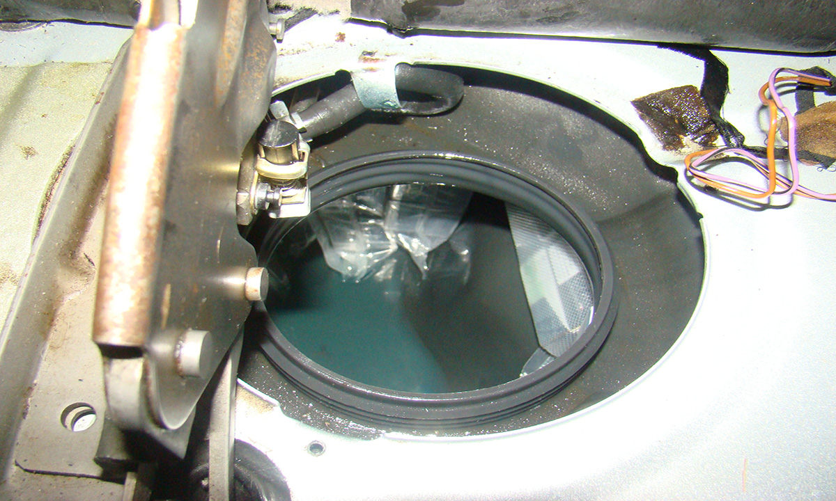 FOTOGALERIE. Cum și cu ce a fost prins un puștan în Halmeu. Tupeu, nu glumă