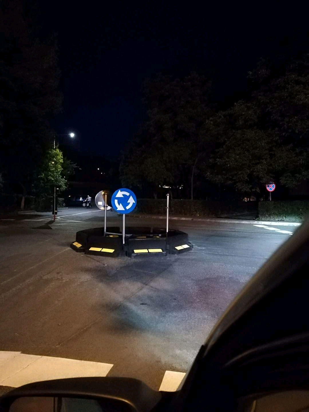 FOTO. Sensul giratoriu din Micro 16 este funcțional