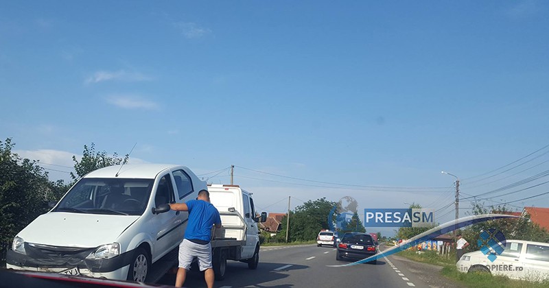FOTOGALERIE. Accident frontal. Un tânăr a adormit la volan, o femeie la Urgențe