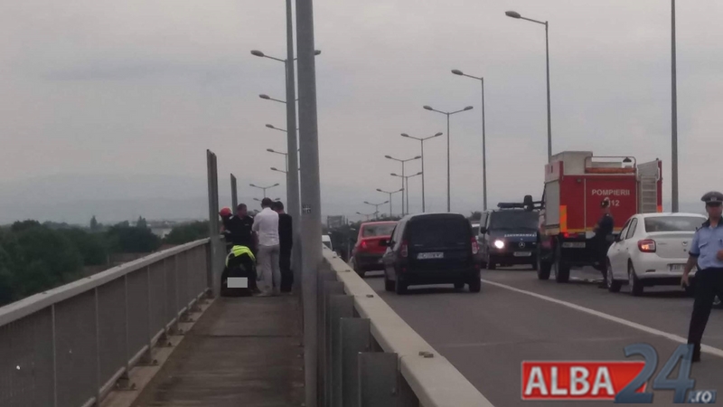 FOTO&VIDEO. Un sătmărean și-a pus capăt zilelor, spânzurându-se de un pod în Alba