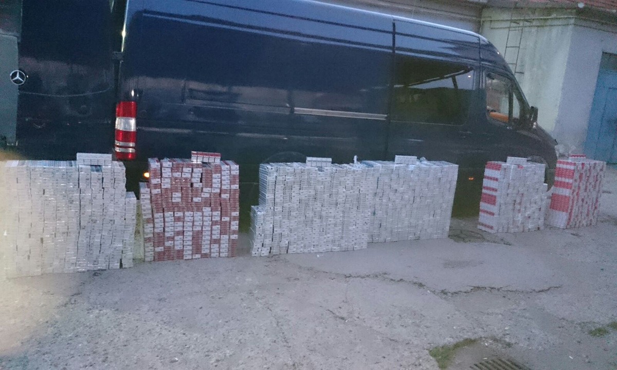 FOTOGALERIE. Lovitură dură pentru mafia țigărilor. Captură record lângă municipiul Satu Mare