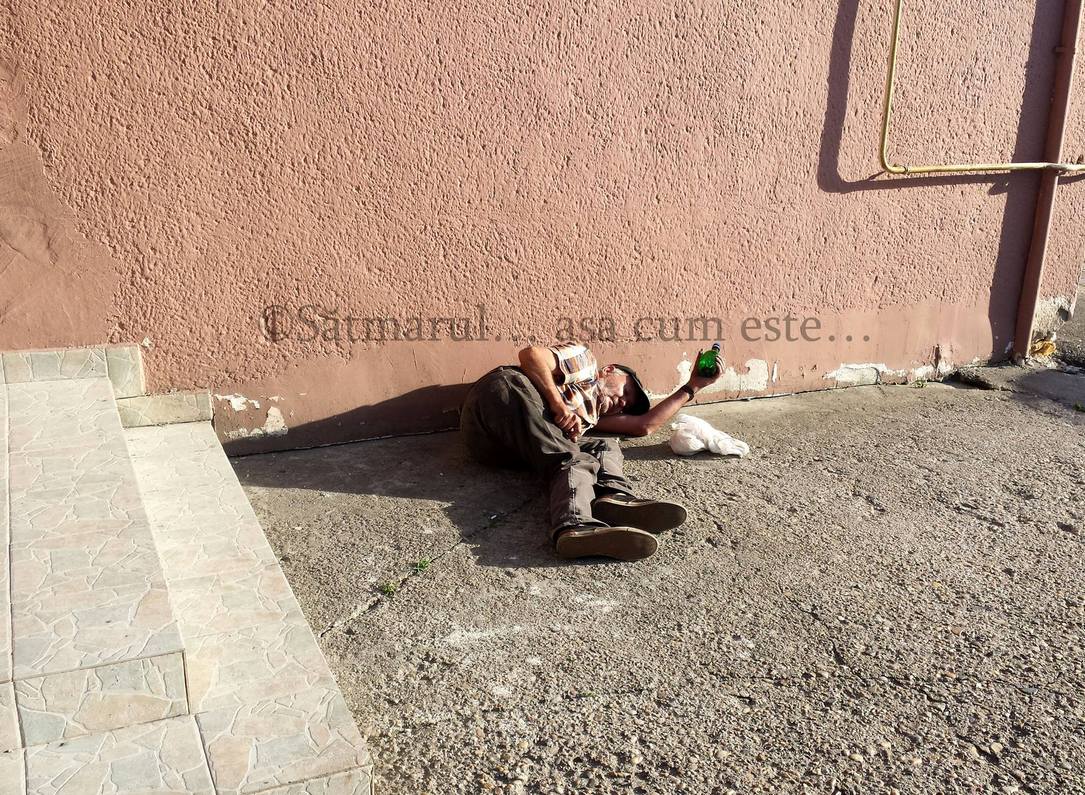 FOTOGALERIE. Sătmăreni nevoiți să doarmă pe stradă. Între dramă și alcoolism
