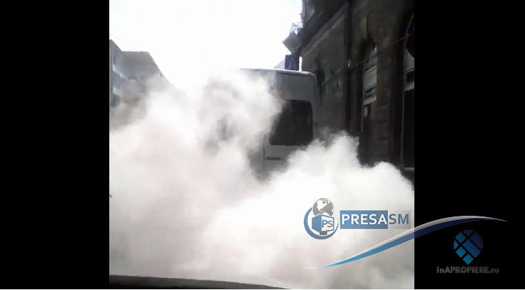 FOTO&VIDEO. Microbuz de transport persoane, pericol public! Bombă pe patru roți