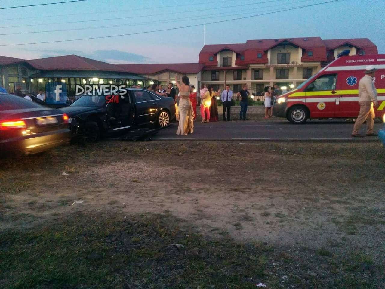 FOTOGALERIE. Accident rutier la o nuntă în Oaș. Două persoane, de la bar la spital