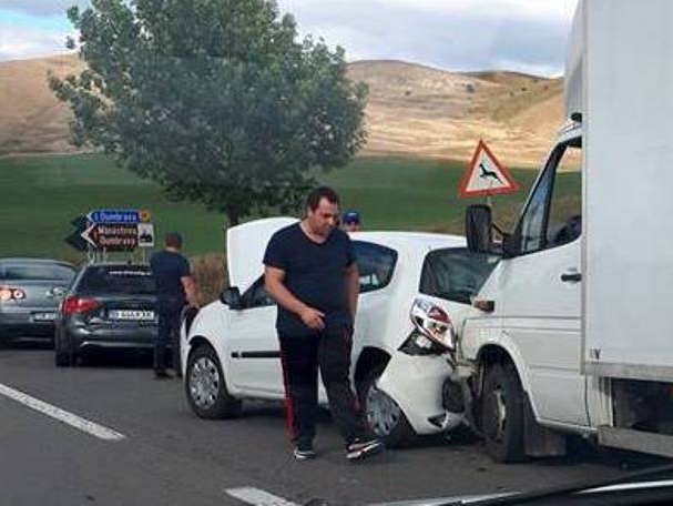 FOTO. Șofer din Certeze implicat într-un accident în lanț, cu două victime