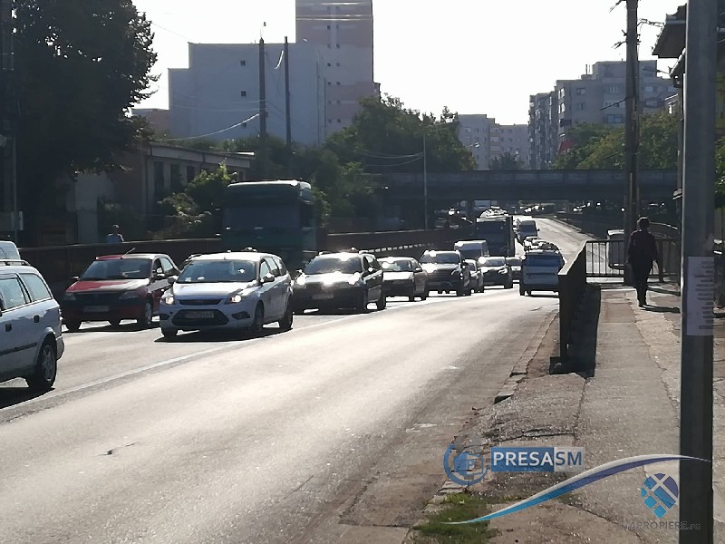 FOTOGALERIE. Cozi infernale pe Lucian Blaga, Păuleștiului, Independenței și Goga. A început școala