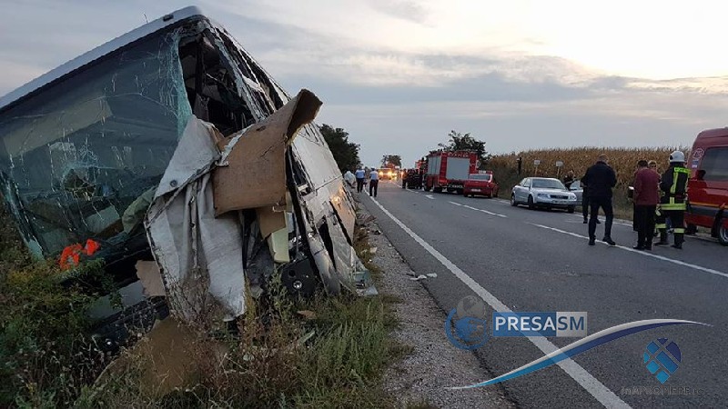 FOTO&VIDEO. Bilanțul accidentului de pe DN 19: 13 răniți